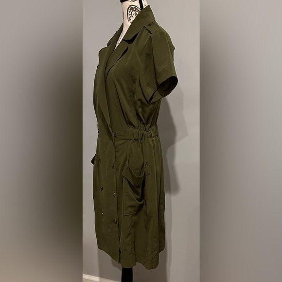 Calvin Klein Green Button-Up Dress 💚💚 - Picture 3 of 13